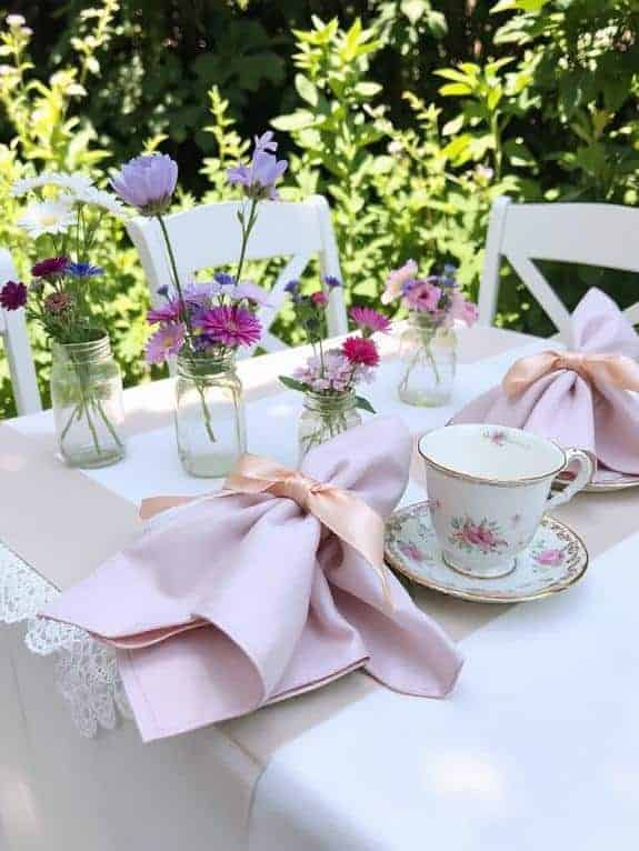 pastel napkins with ribbon