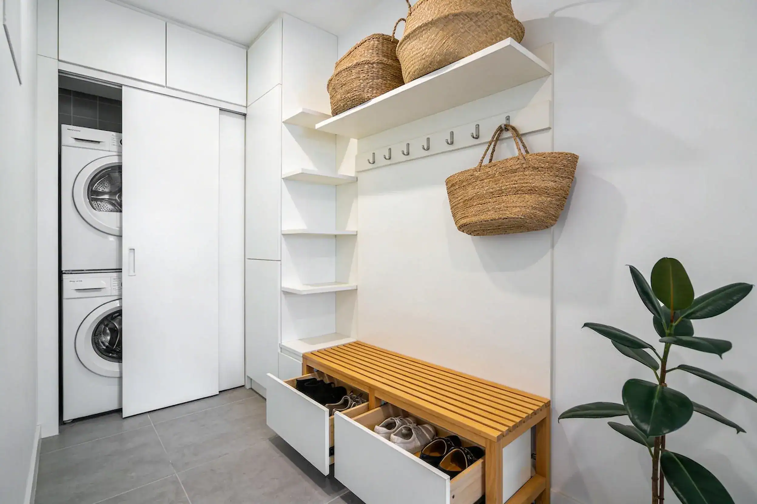 15 Small Laundry Mudroom Combo Ideas That Wow